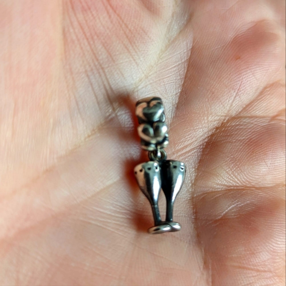 Pandora wine glasses charm